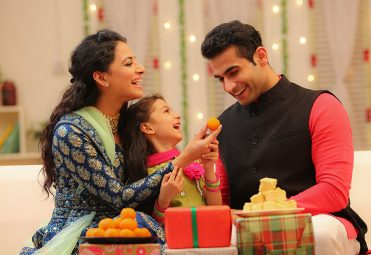 Dont-let-the-Diwali-festivities-add-to-your-calorie-count Dont-let-the-Diwali-festivities-add-to-your-calorie-count